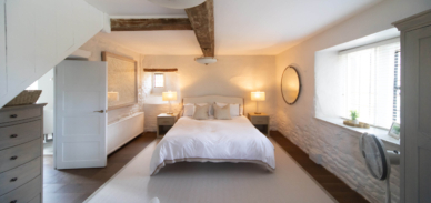 Guest house accommodations at Yarnton Manor.