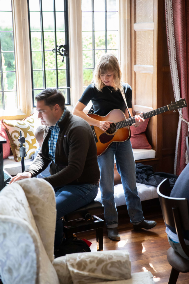 Music and worship at Yarnton manor.