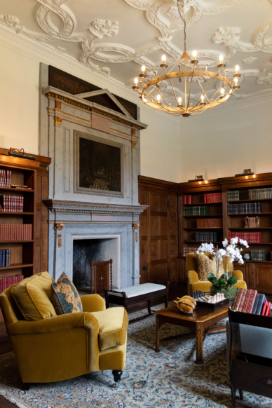 BLue and gold at Yarnton Manor.