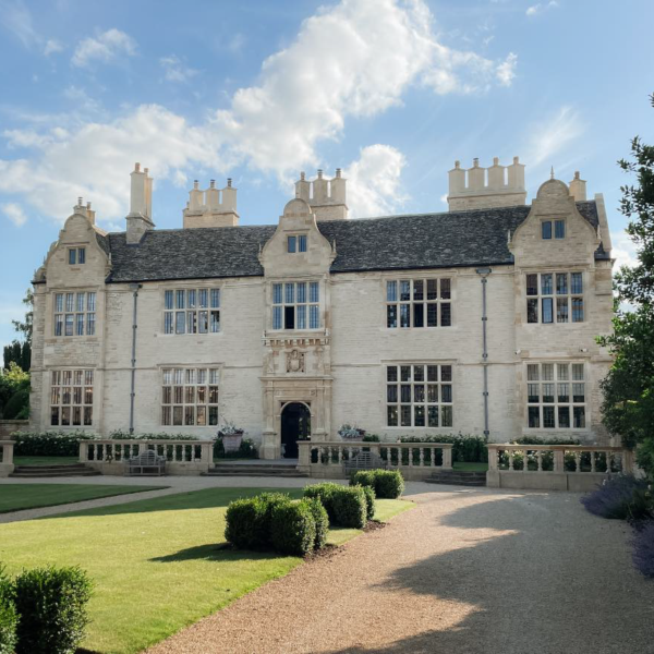 Yarnton Manor, full view.