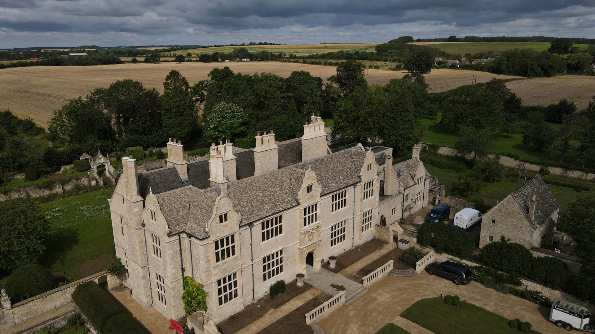 Arial view of Yarnton manor.