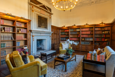 Library in Yarnton manor.